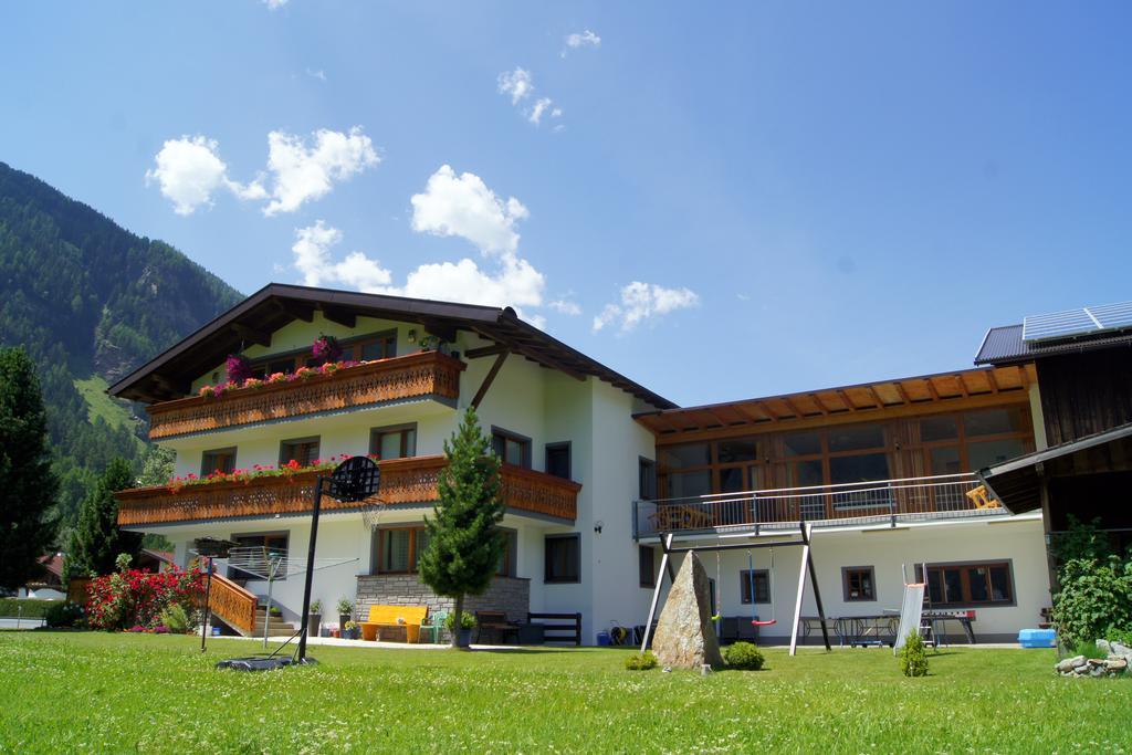 Apartments Bauernhof Dismasn Hof Längenfeld Exterior photo